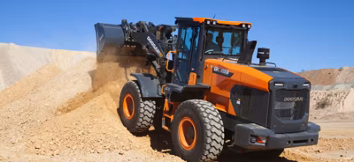 2025 Develon DL200-7 1