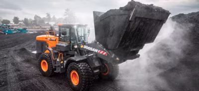 2025 Develon DL320-7 3